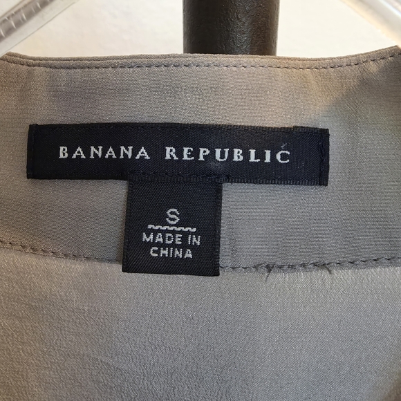 Banana Republic 100% Silk Pleated Surplice Blouse - Grey - Small - Picture 3 of 5